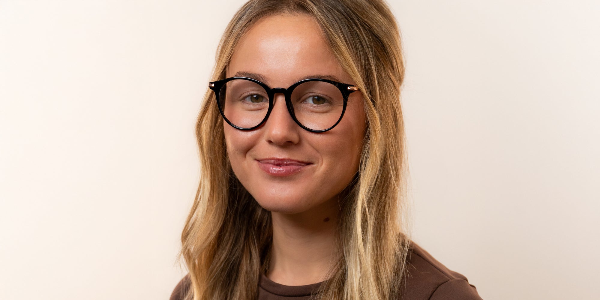 Jules Black round prescription glasses from Neven Eyewear.